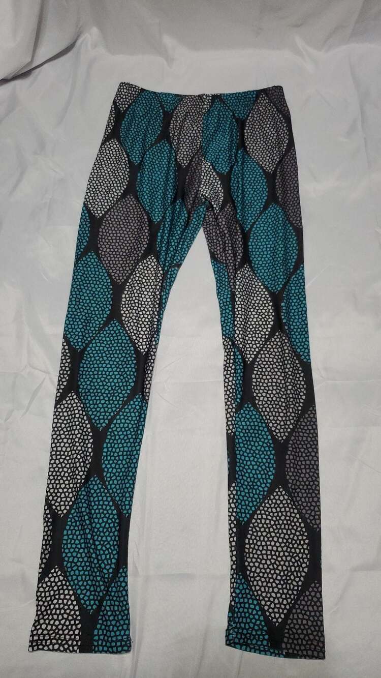 Lily by Firmiana Mosaic Geo Feather Print Leggings